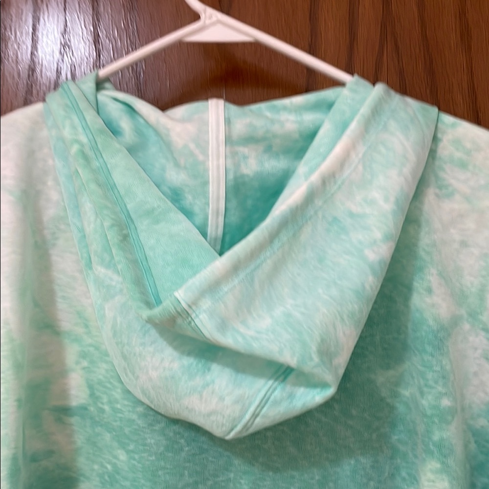 NIKE NWT Women’s Size Medium Light Green White Tie-Dye Hoodie Dry Fit Sweatshirt - Picture 8 of 10